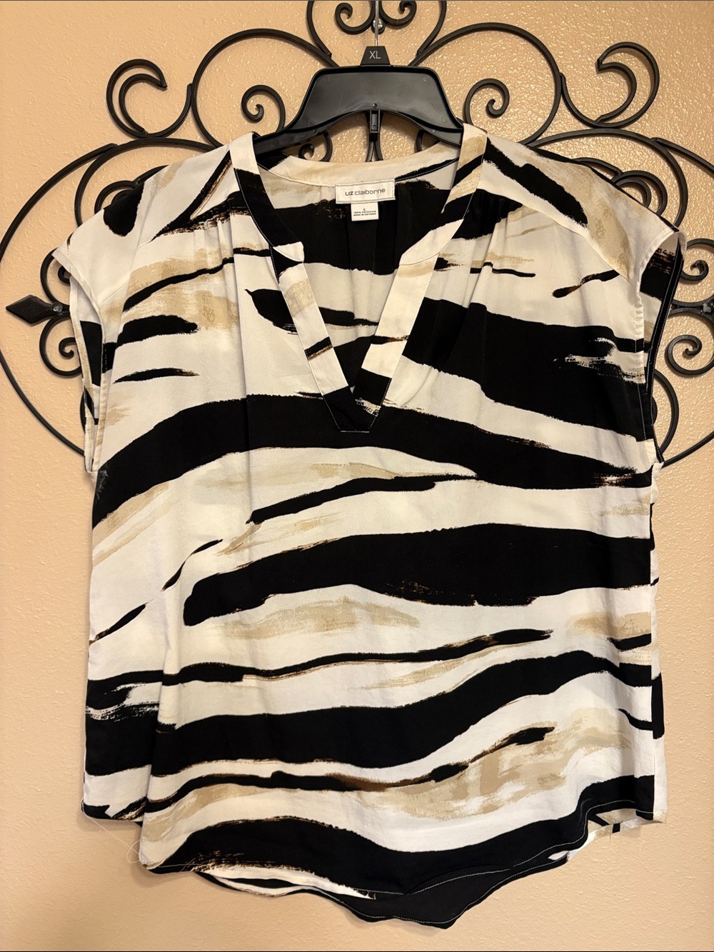 Liz Claiborne Black White and Tan Zebra-Stripe V-Neck Blouse
